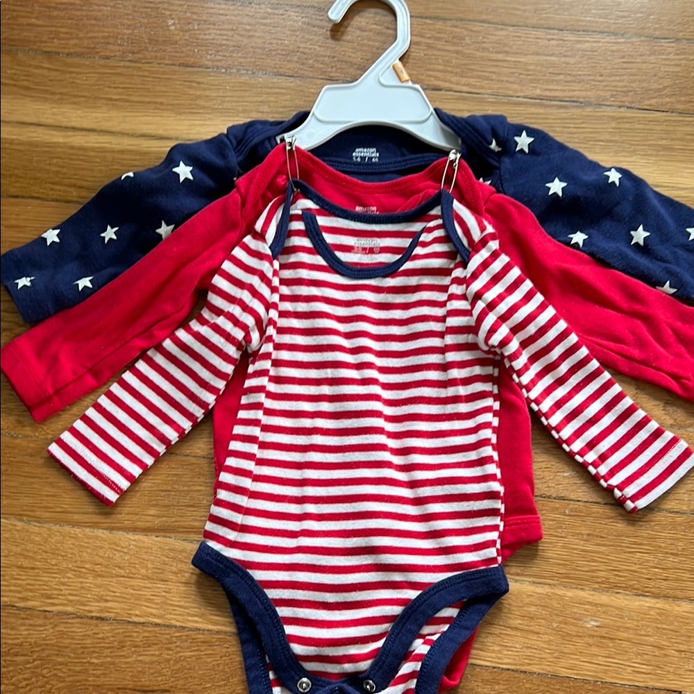Great condition 3 pack Amazon Essentials long sleeve onesies, size 3-6M